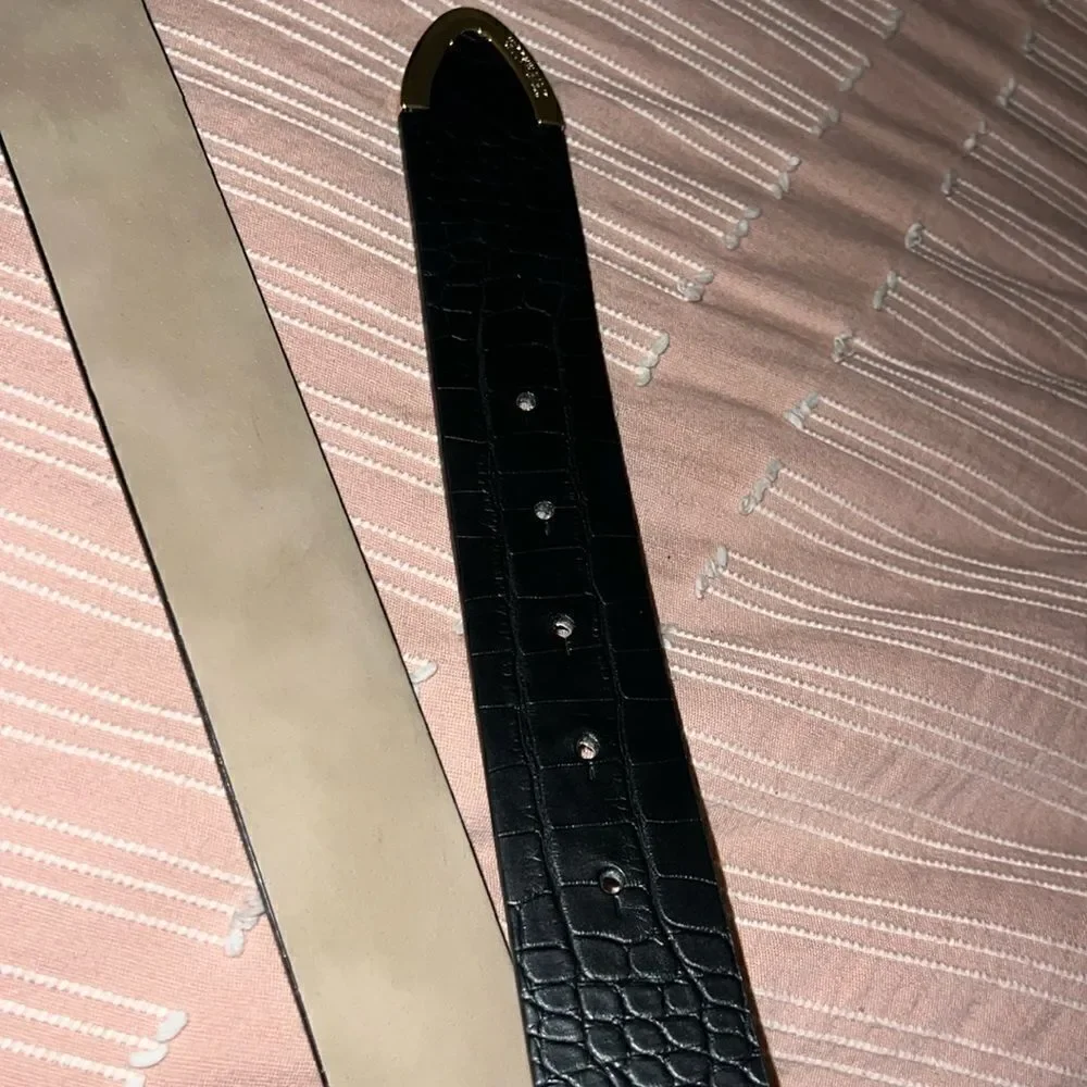 MWOT Logo Buckle in Matte Croco with Logo Engraved Tip Edge Belt black L​